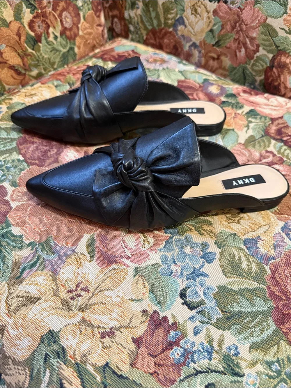 WOW POSHMARK Authentic DKNY NWOT Leather Formal Black Slides